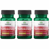Swanson Nattokinase emballage triple-pack, pratique pour routine quotidienne.