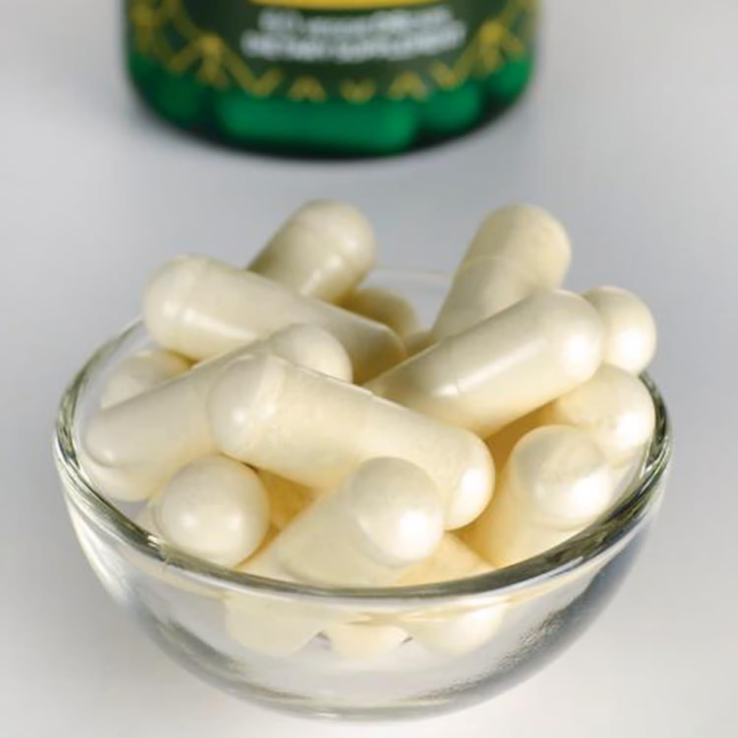 Swanson Ultra Probiotique: gros plan sur les capsules, formulation puissante pour la flore intestinale.