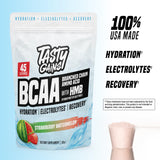 Gobelet Tasty Gains avec poudre fraise-pasteque, énergie durable et concentration pendant l'entraînement