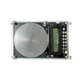 Oscillateur à cristal stable et faible interférence pour la fiabilité.