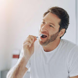 Sourire frais et propre après brossage avec TenderGentle