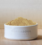 Terrasoul Triphala Poudre bio, poudre mesurée avec cuillère, facilité d'utilisation quotidienne.