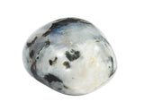 The Chrysalis Stone, étui velours inclus, rangement élégant et pratique.