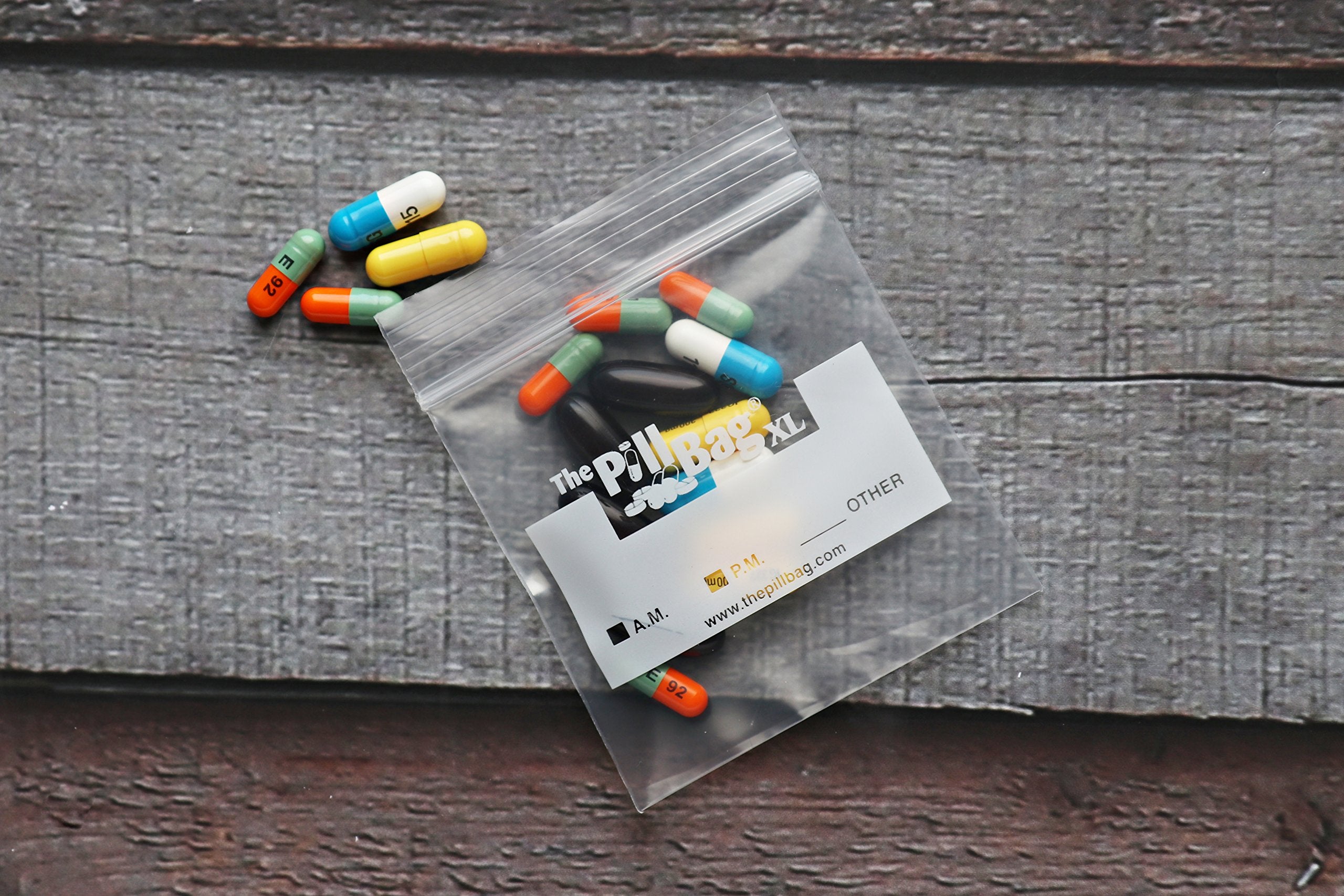 The Pill Bag - sachets pilules réutilisables, faciles à transporter en voyage.