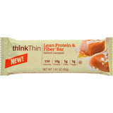 Barre Think Thin au caramel salé, idéale collation protéinée après l'entraînement.