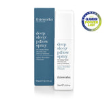 Ambiance apaisante avant le coucher grâce au spray THISWORKS Deep Sleep Pillow Spray.
