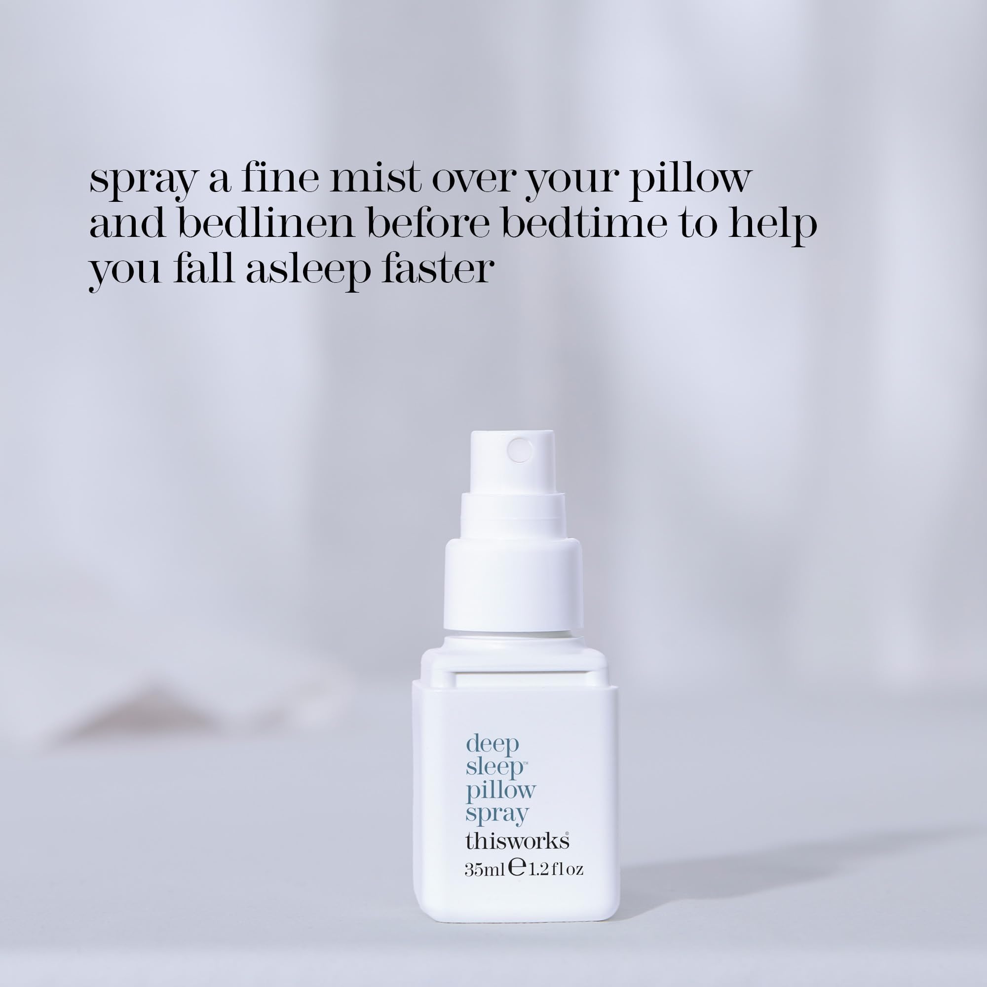THISWORKS Deep Sleep Pillow Spray: application sur linge lit pour nuit plus calme.