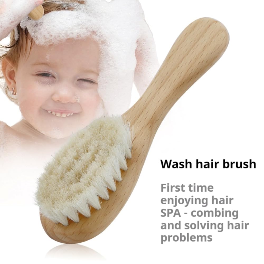 Massage doux du cuir chevelu avec la brosse TIKMNO pour bébé.