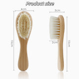Brosse TIKMNO bébé, poignée en bois antidérapante pour une prise sûre.