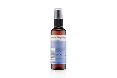 Brume vaporisée sur l’oreiller, parfum lavande-jasmin-santal propice au repos.