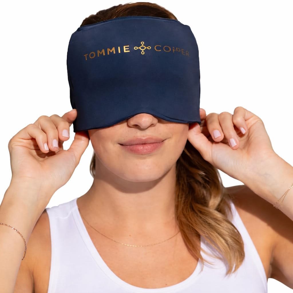 Tommie Copper BetterICE Cap appliquée sur la tête pour ajustement confortable.