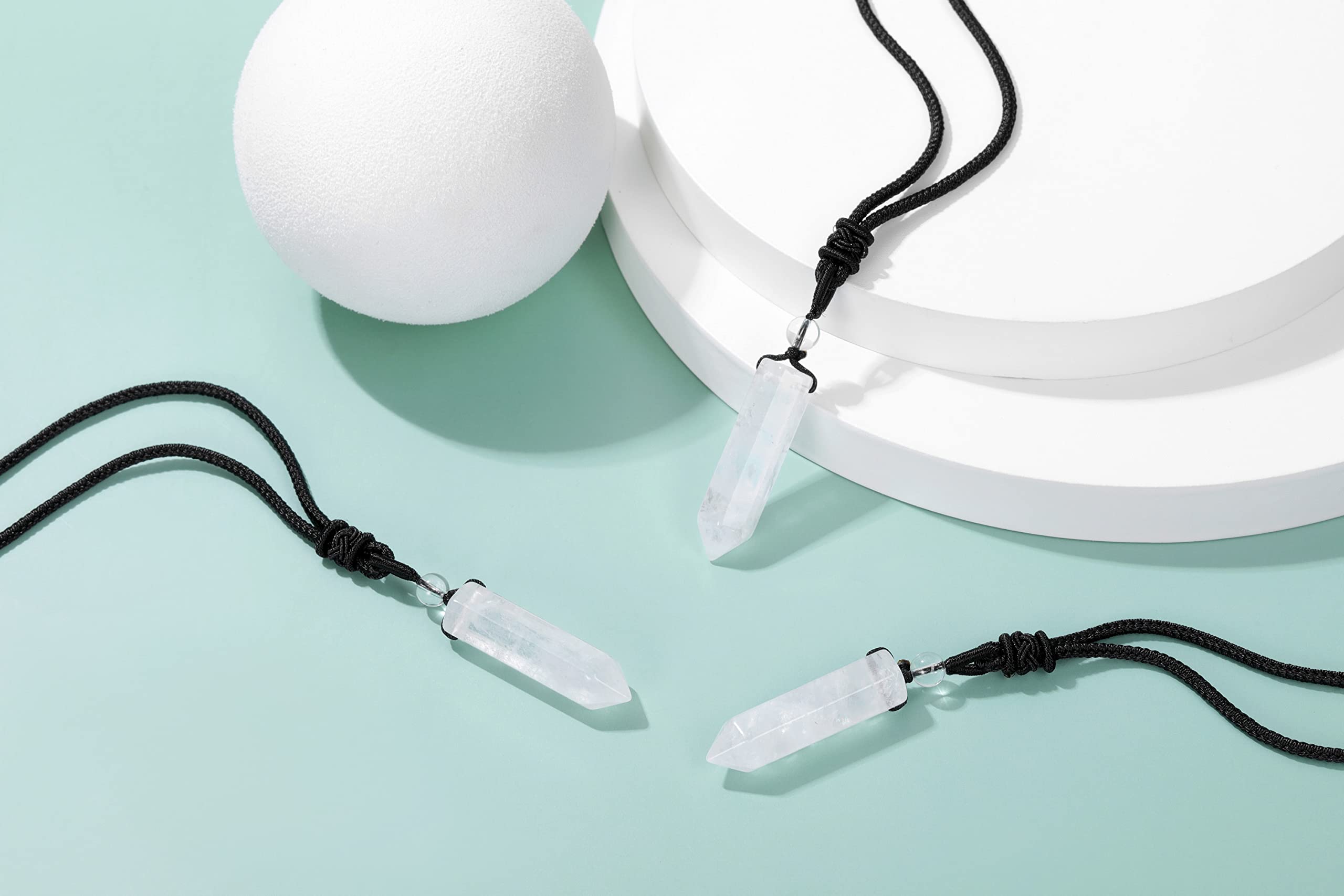 Top Plaza collier quartz clair, corde tressée ajustable pour un confort sur mesure.