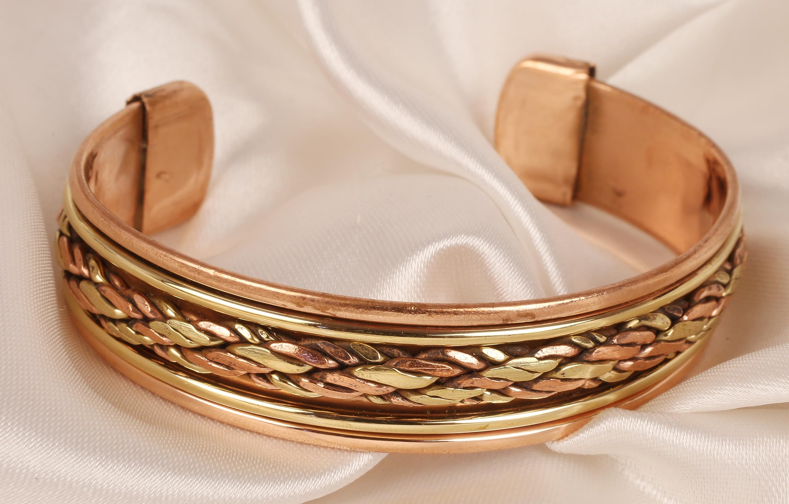 Touchstone bracelet robuste et intemporel, pour un style durable.