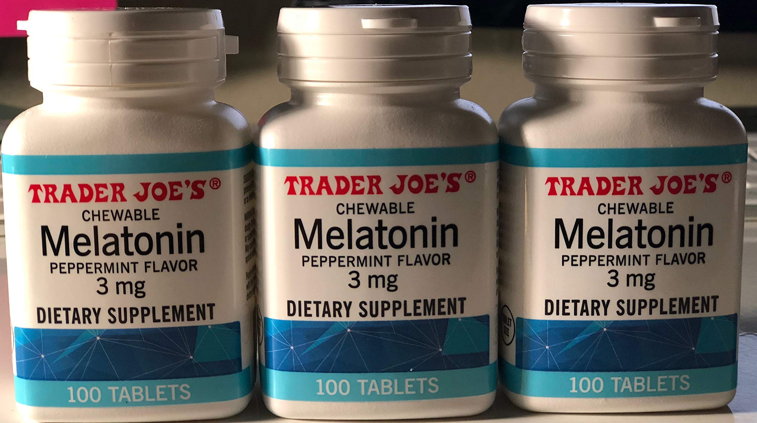 Boîte Trader Joe's mélatonine à mâcher menthe, utile pour faciliter l’endormissement.