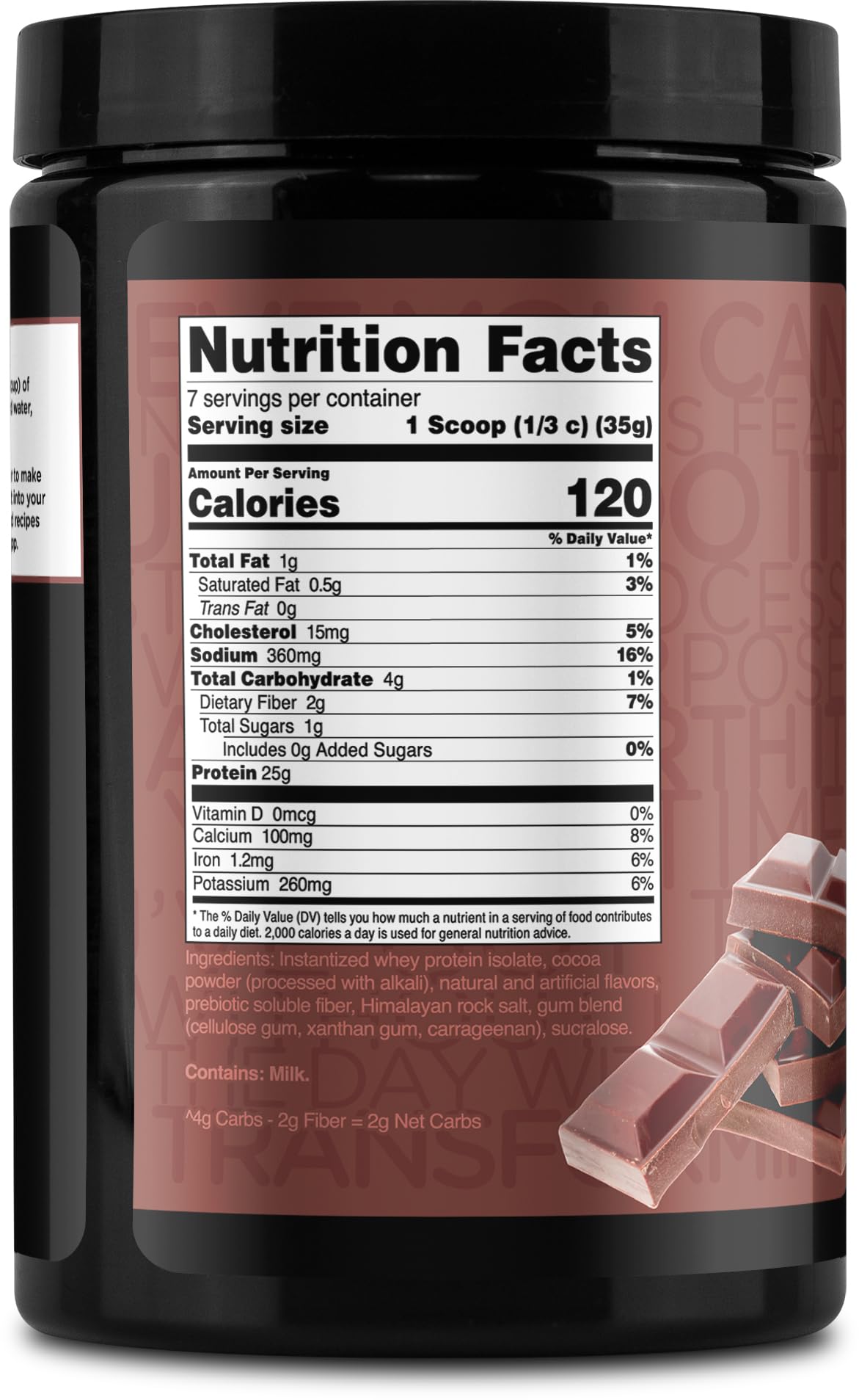 TransformHQ Whey Protein Isolate chocolat mélange dans lait-d-amande pour saveur riche.