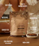 Shaker Truvani Whey Organic Chocolat prêt à être mélangé.