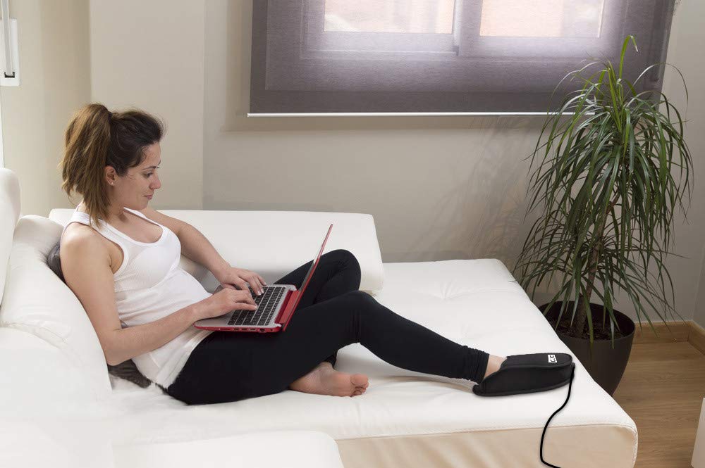 Câble long 15 pieds facilitant l’utilisation autour du canapé et du lit.