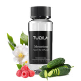 Huile Tuqila sans eau mystérieuse dans sa bouteille, ambiance luxueuse.