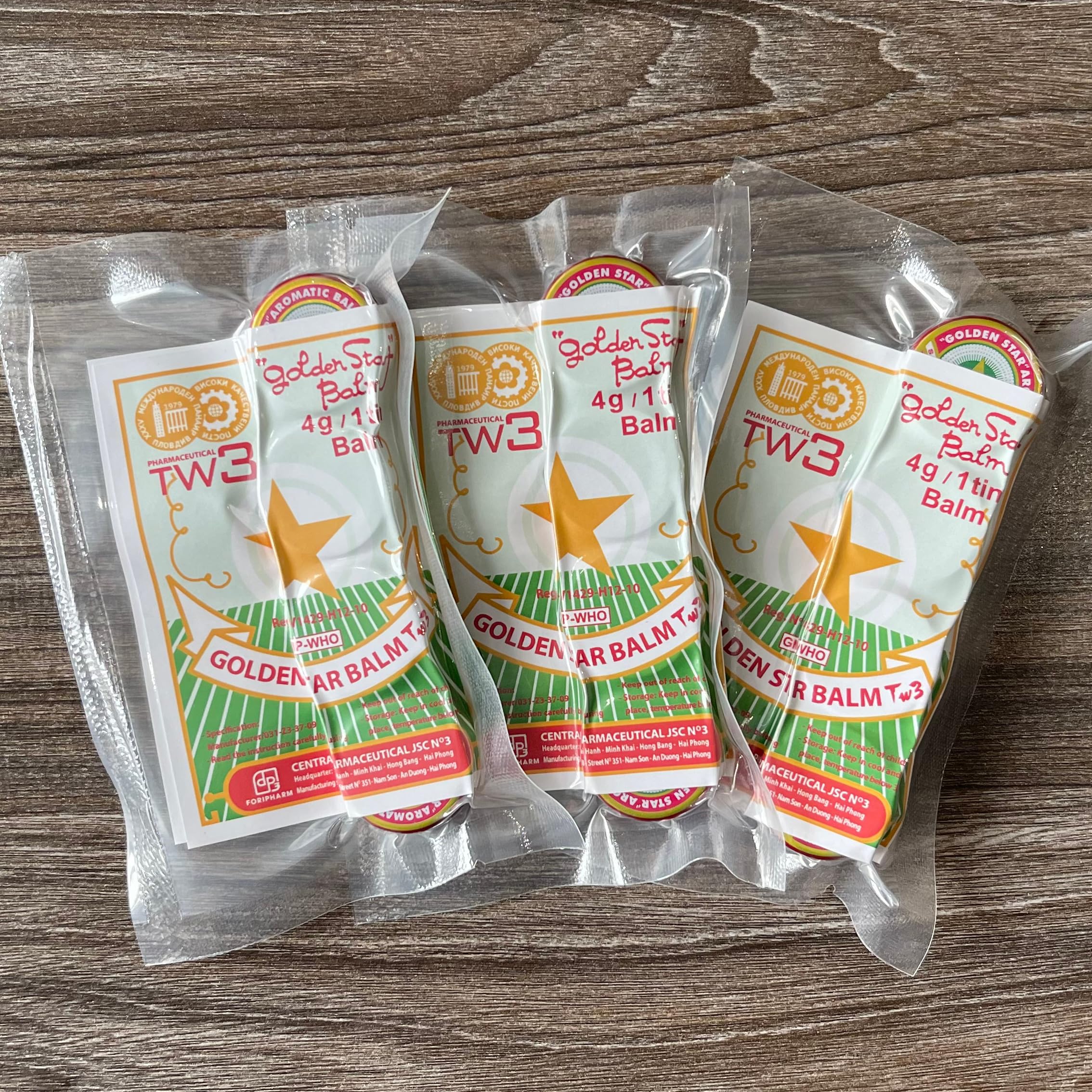 TW3 Baume Cao Sao Vang – massage ciblé pour apaiser les douleurs musculaires.