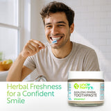 Dentifrice vegan sans fluorure d’Uncle Harry's pour une hygiène douce.