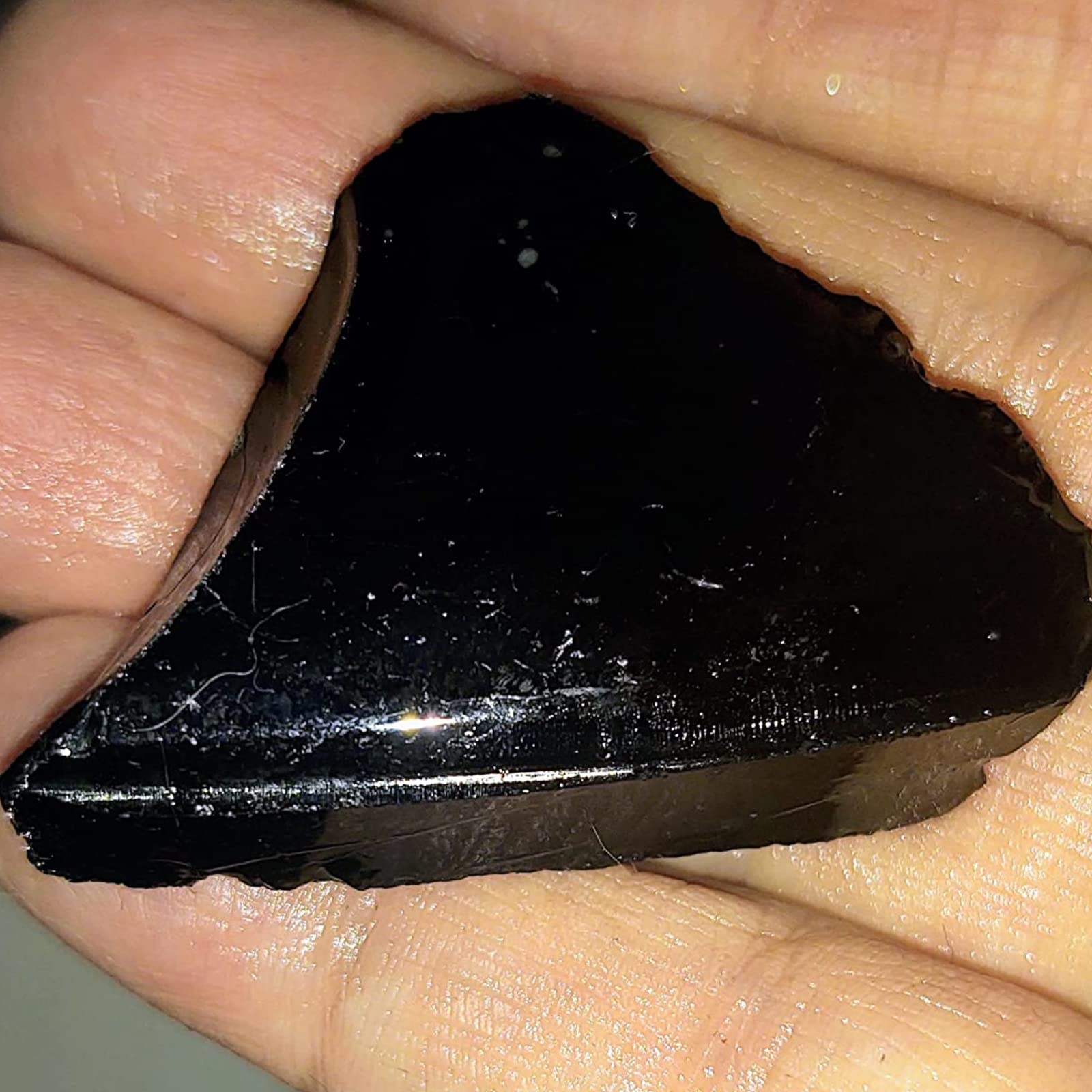 UU UNIHOM obsidienne noire brute énergie Reiki et pratiques spirituelles.