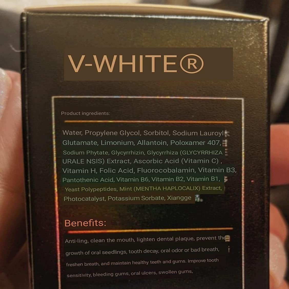V-WHITE dentifrice mousse format voyage, pratique pour déplacements.