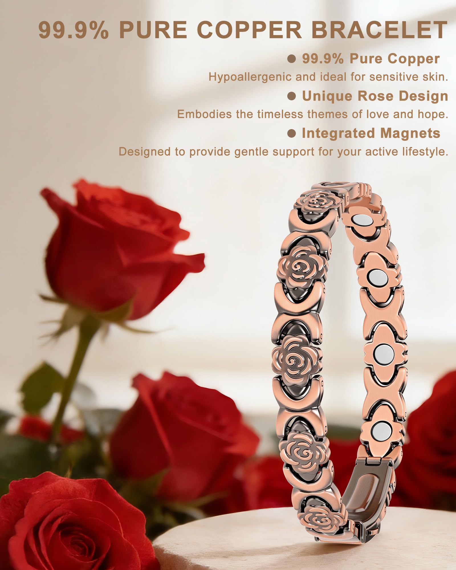 Détail de rose gravée sur le bracelet Vapeples pour un look raffiné.