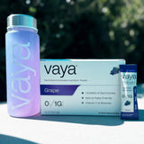 Hydratation quotidienne avec les sachets Vaya goût raisin.
