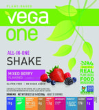 Versement du shake Vega One dans un verre, pratique et rapide.