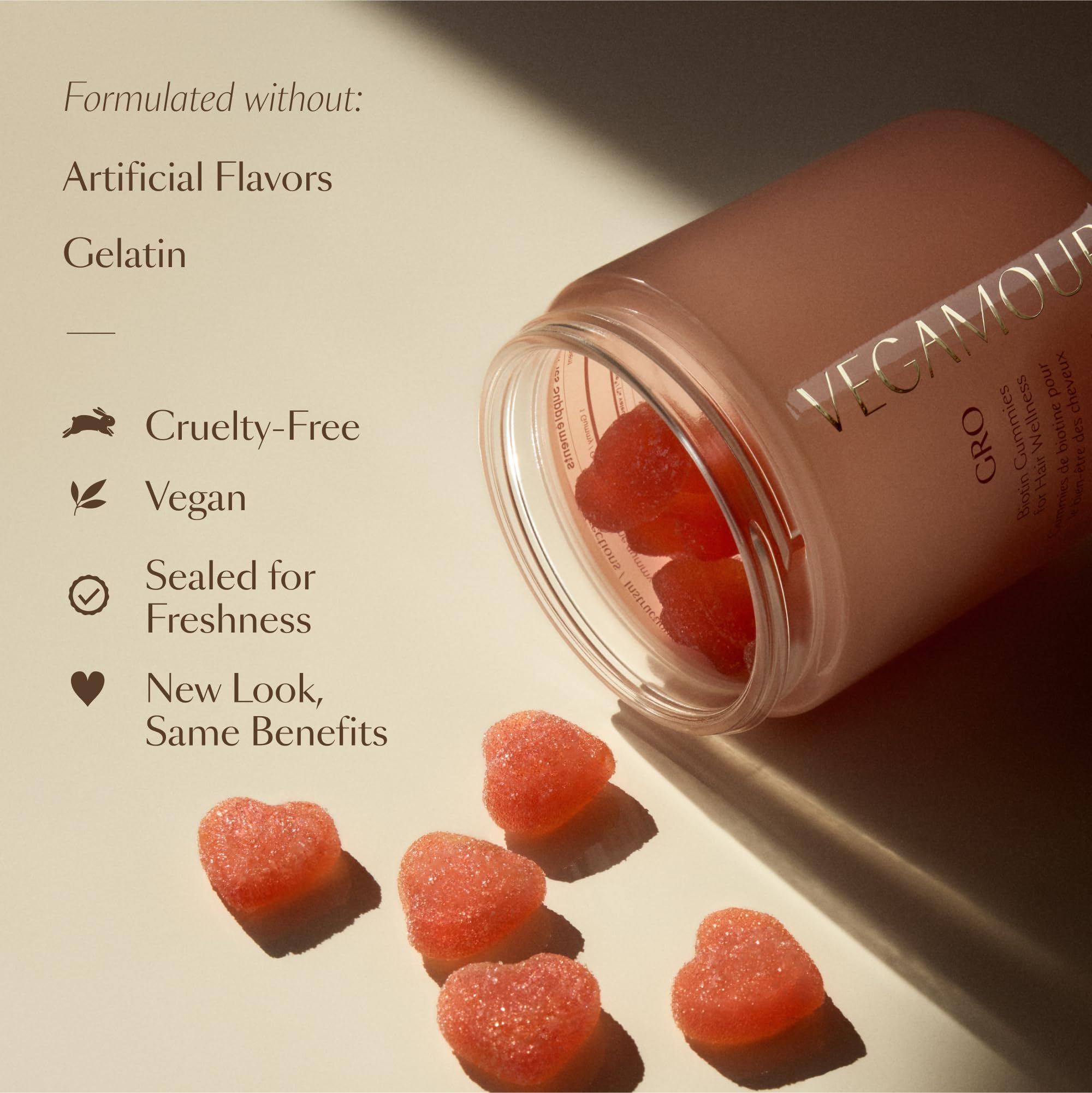 Usage quotidien VEGAMOUR GRO Biotin Gummies, prise facile en routine beauté.