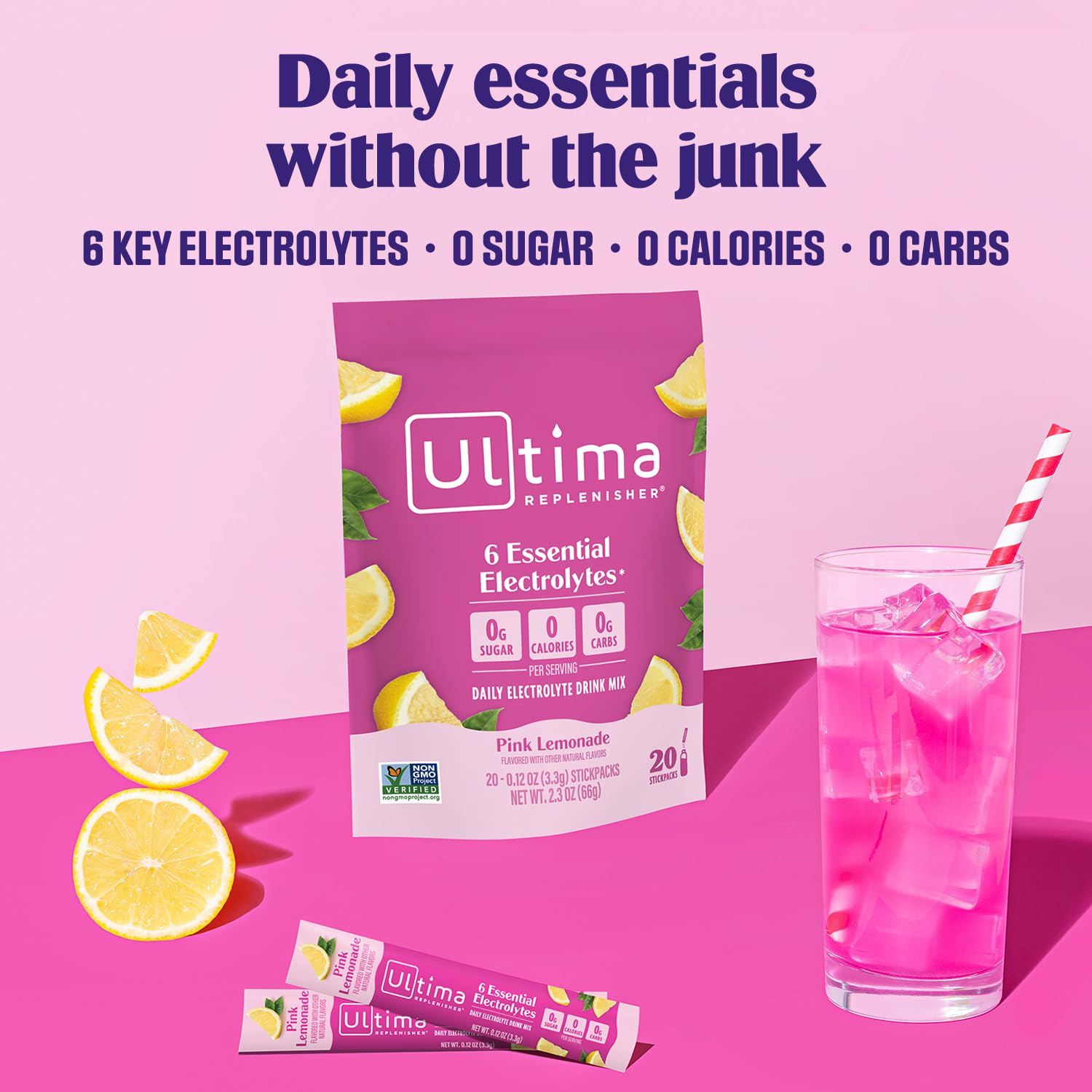 Verre d'eau avec sachets Ultima Replenisher citron-rose, hydratation légère et naturelle.