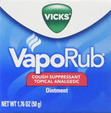 Vicks VapoRub appliqué sur la poitrine pour soutenir le confort respiratoire.