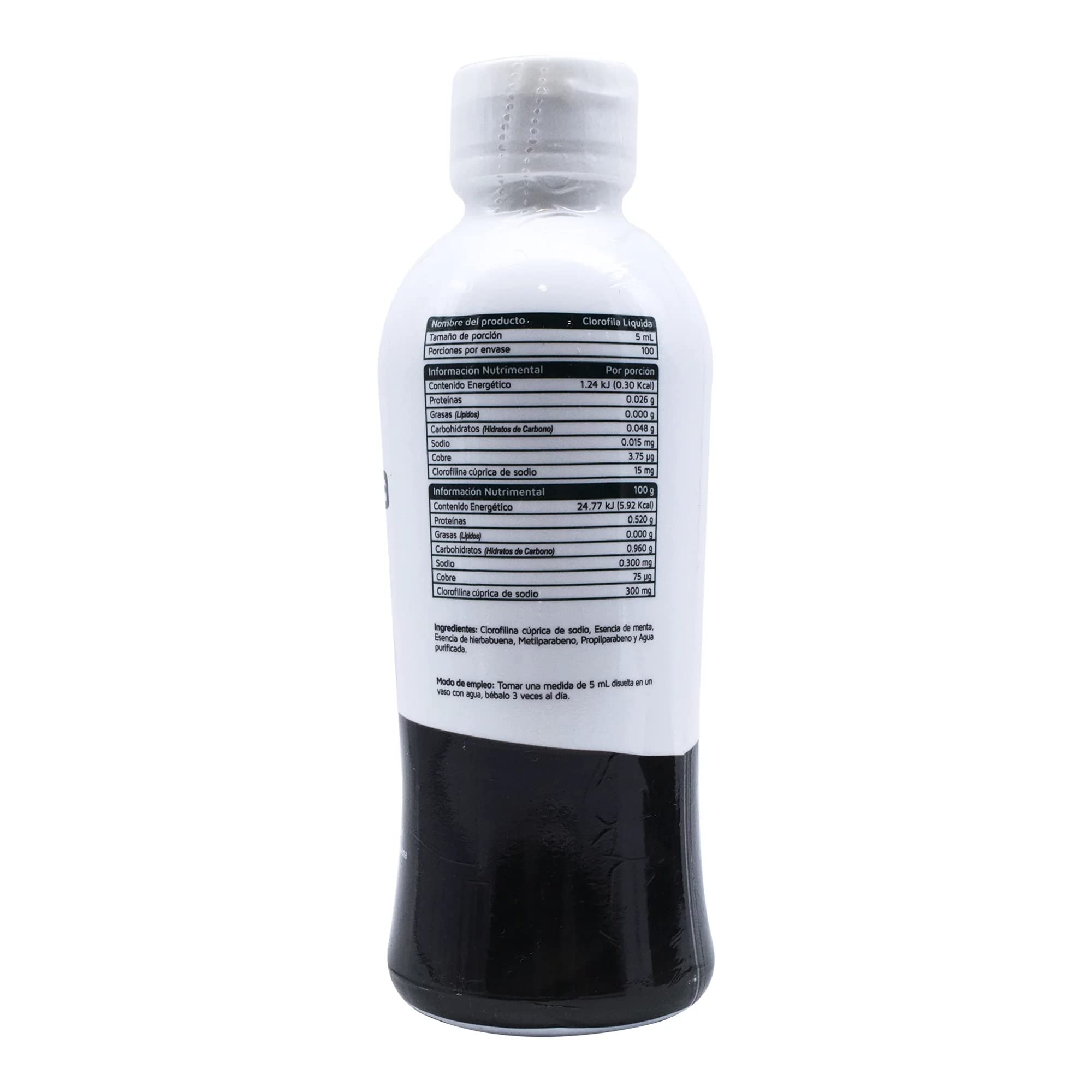 Vidanat Chlorophylle liquide – verre d'eau mélangé pour une boisson rafraîchissante.