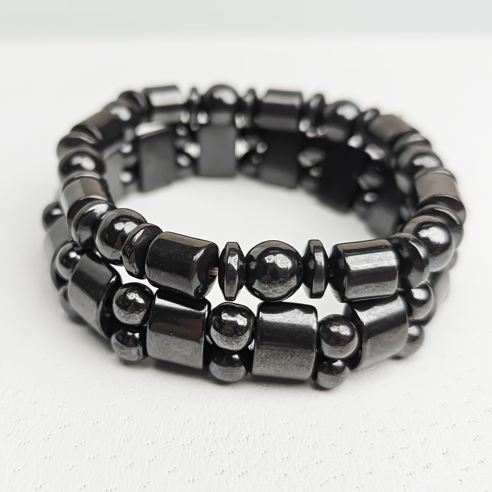 Coffret cadeau VIKI LYNN avec bracelet en hématite, idée cadeau élégante