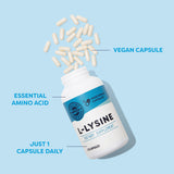 Capsules Vimergy Lysine posées sur planche, rangement clair et rapide.