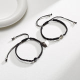 Coffret velours noir VIMIEW inclus pour offrir des bracelets assortis.