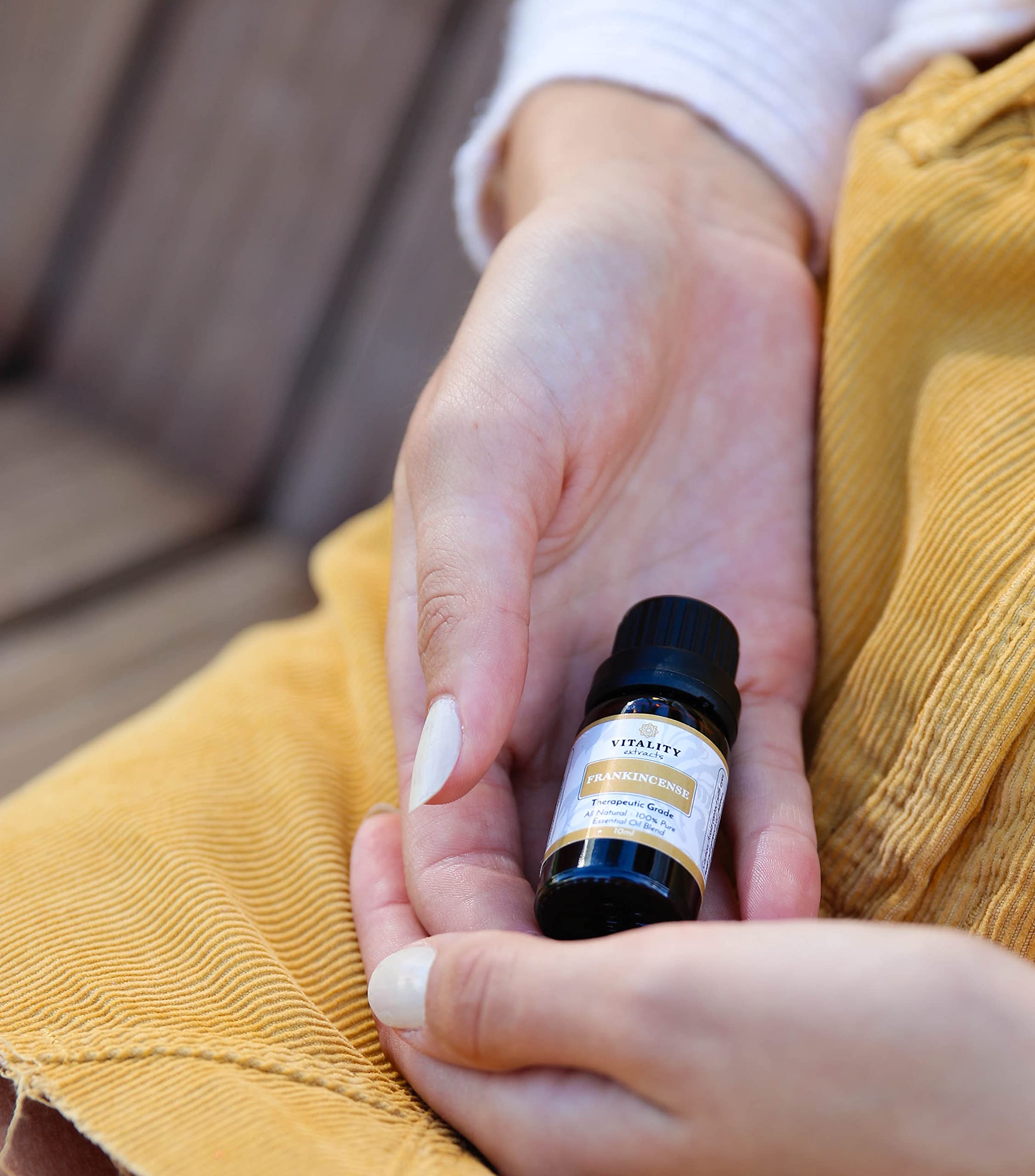 Vitality-frankincense-odeur-chaleureuse: arôme épicé et réconfortant pour des moments zen.