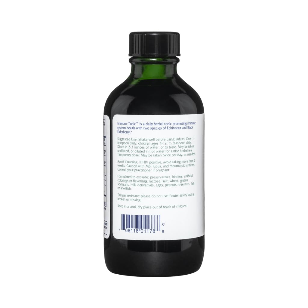 Gros plan sur les baies de sureau noir utilisées par Vitanica, saveur naturelle.