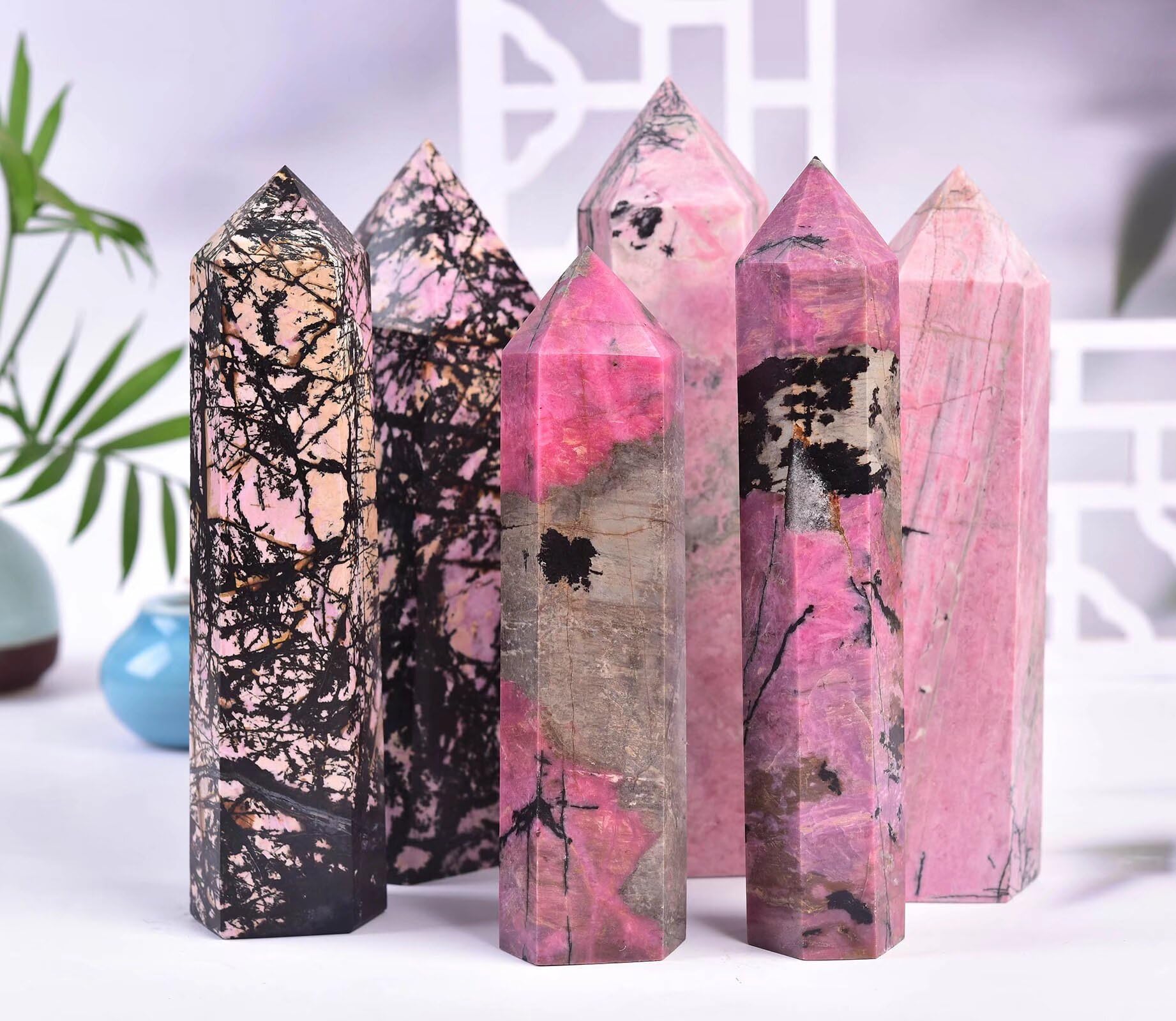 VIZYTOU Rhodonite collection cristal : nuances roses vibrantes.