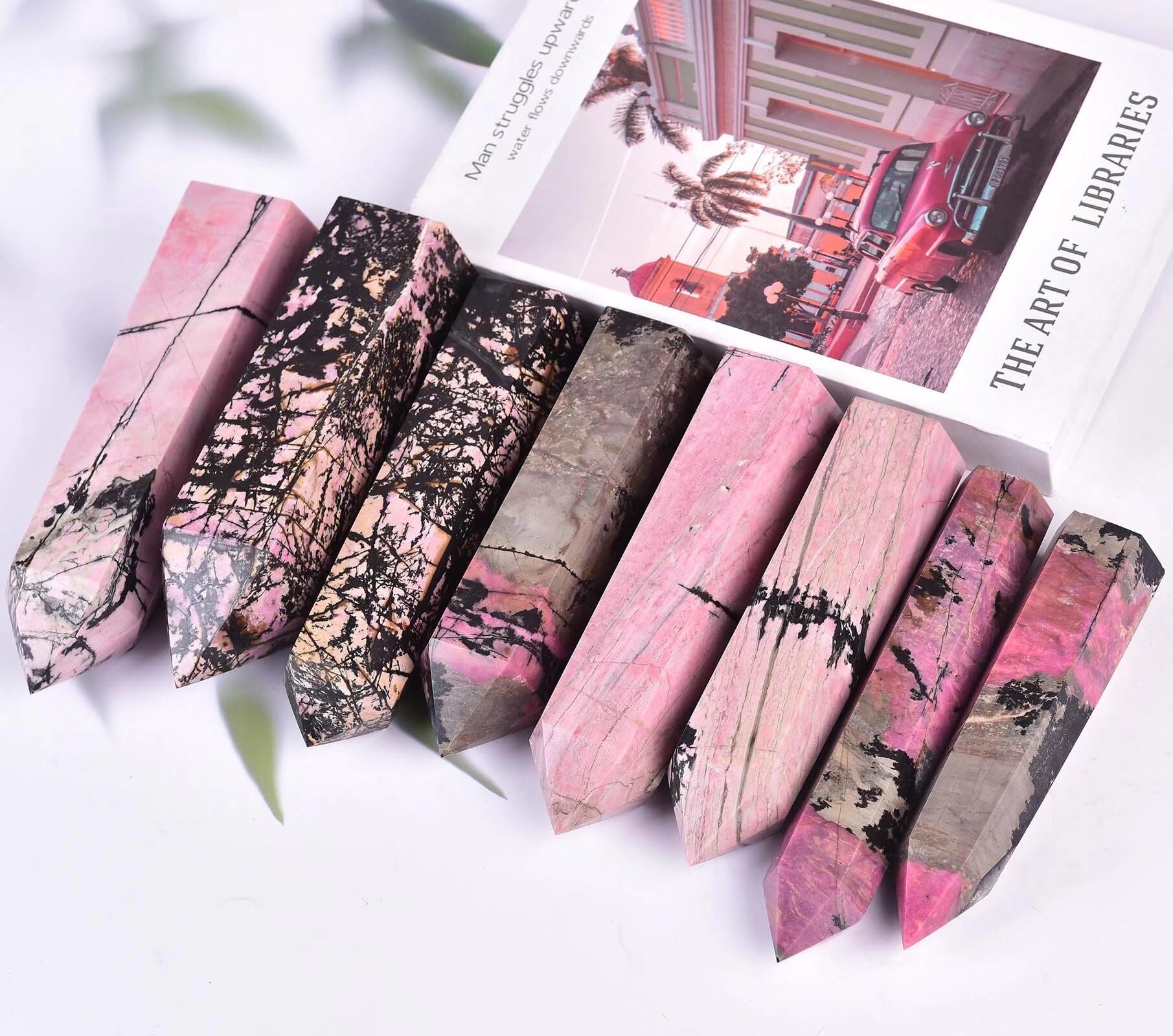 VIZYTOU Rhodonite objet décoratif unique attire les regards et égaie une pièce.