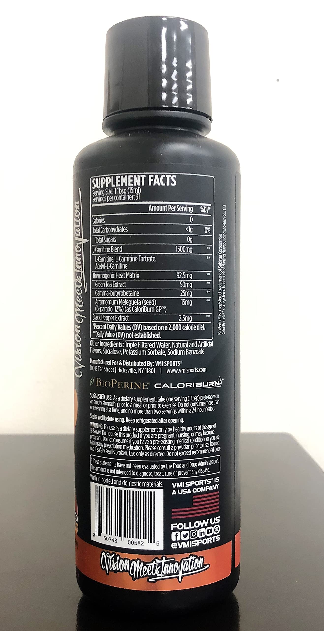 Préparation du mélange dans un verre d’eau avec L-Carnitine 1500.