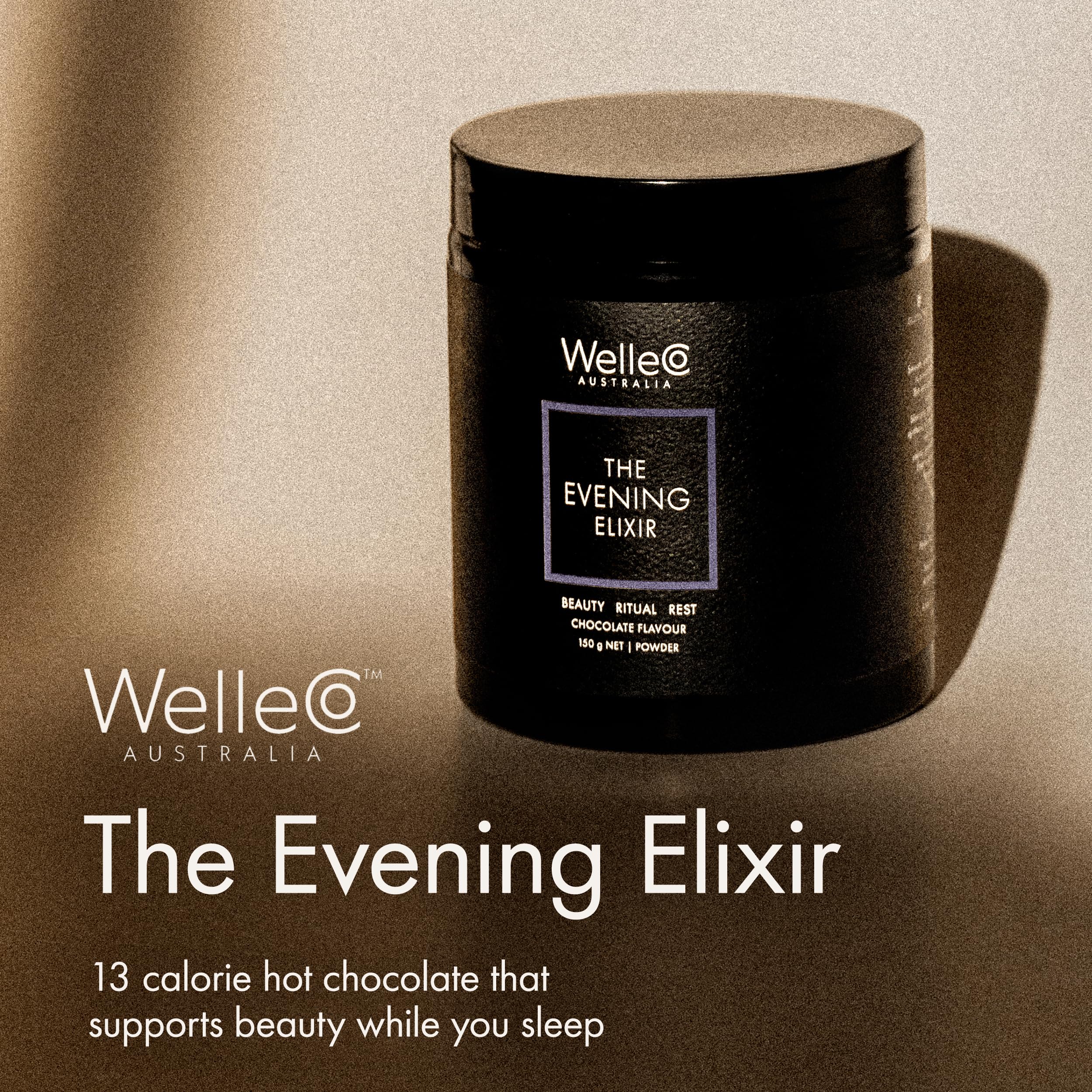 Poudre WelleCo Evening Elixir prête à être mélangée avec de l’eau.