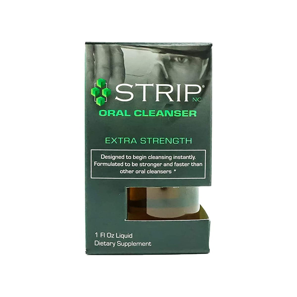 Wellgenix Strip Detox – versement de la bouteille pour un rinçage buccal efficace.