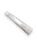 Wholesale Gem Shop quartz des neiges obélisk 70 mm vu de dos pour équilibre.