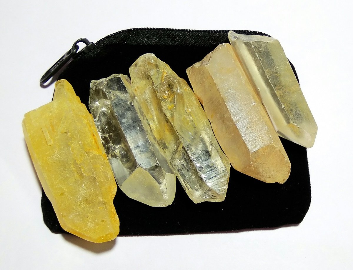 Wholesale Gem Shop: cristal lemurien graine brilliante et reflet lumineux
