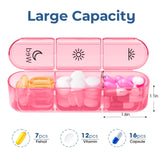Pilulier compact 3x/jour, rangement facile dans le sac.