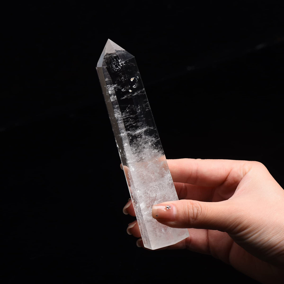 Wuoyushi tour cristal clair 13-15 cm, parfait pour la méditation et l'équilibre intérieur.
