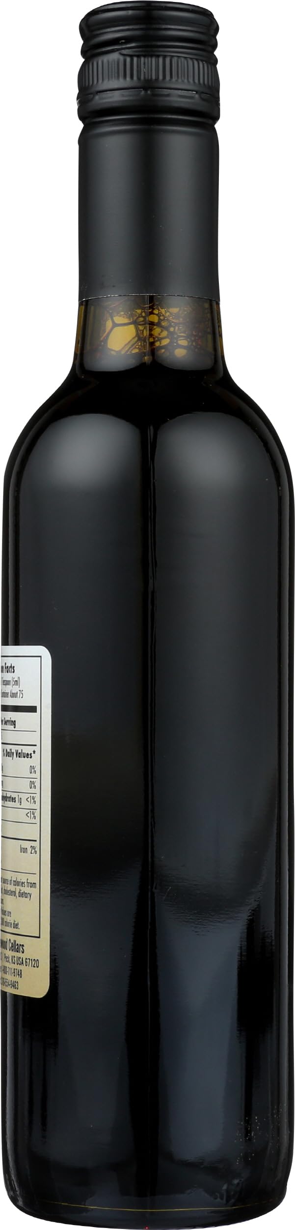 Wyldewood Cellars Sureau Concentré Versement prêt à être mesuré pour une boisson.