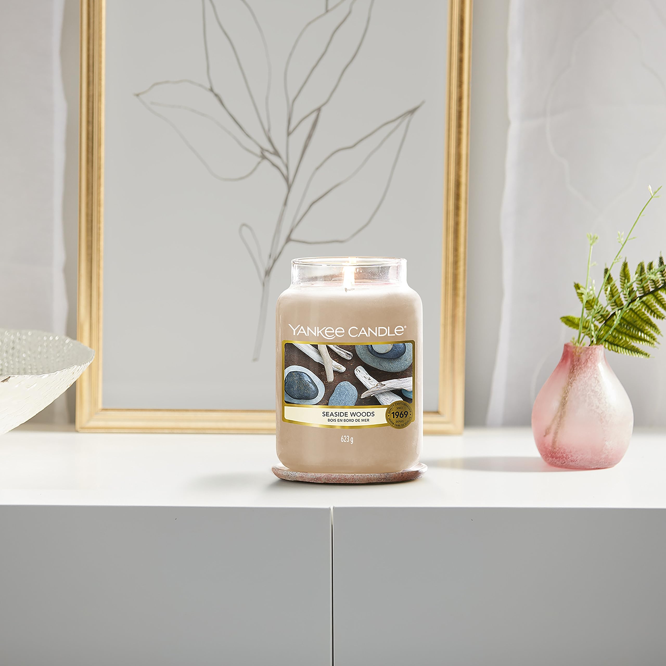Bougie Yankee Candle Large Seaside Woods, ambiance douce et accueillante dans votre espace.