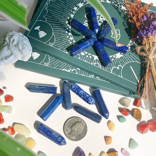 Coffret cadeau YATOJUZI avec lapis lazuli, idéal pour offrir.